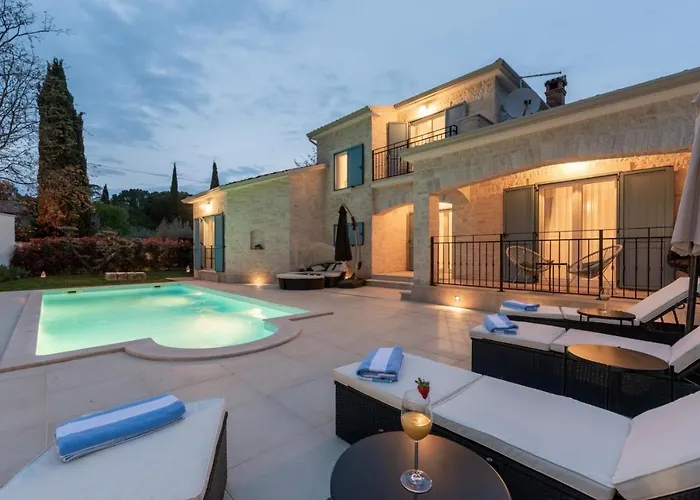 Ladora * Tar-Vabriga