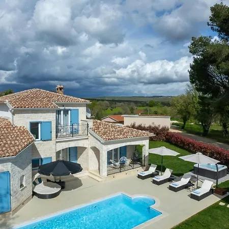 Vila Ladora Tar-Vabriga